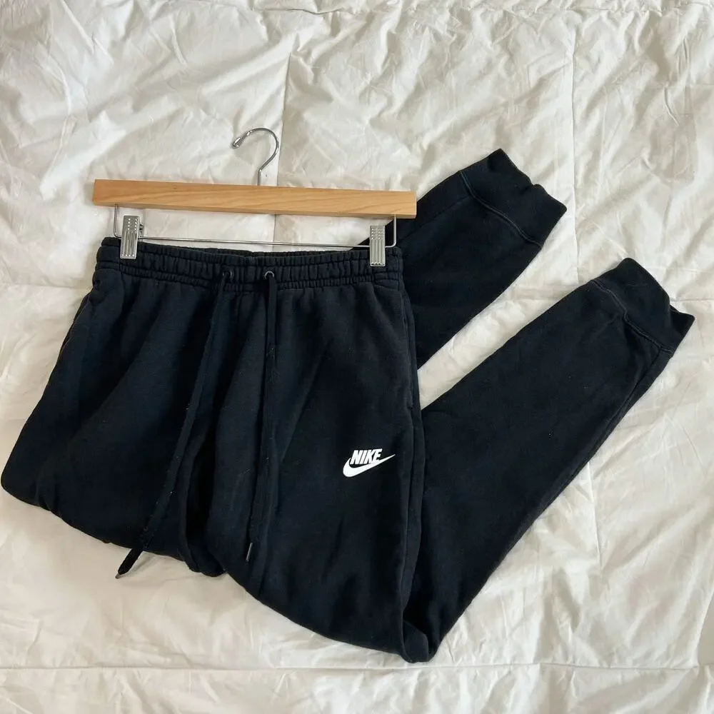 Nike Women’s NSW Club Fleece Joggers Black Size XS Drawstring Waist Sweatpants